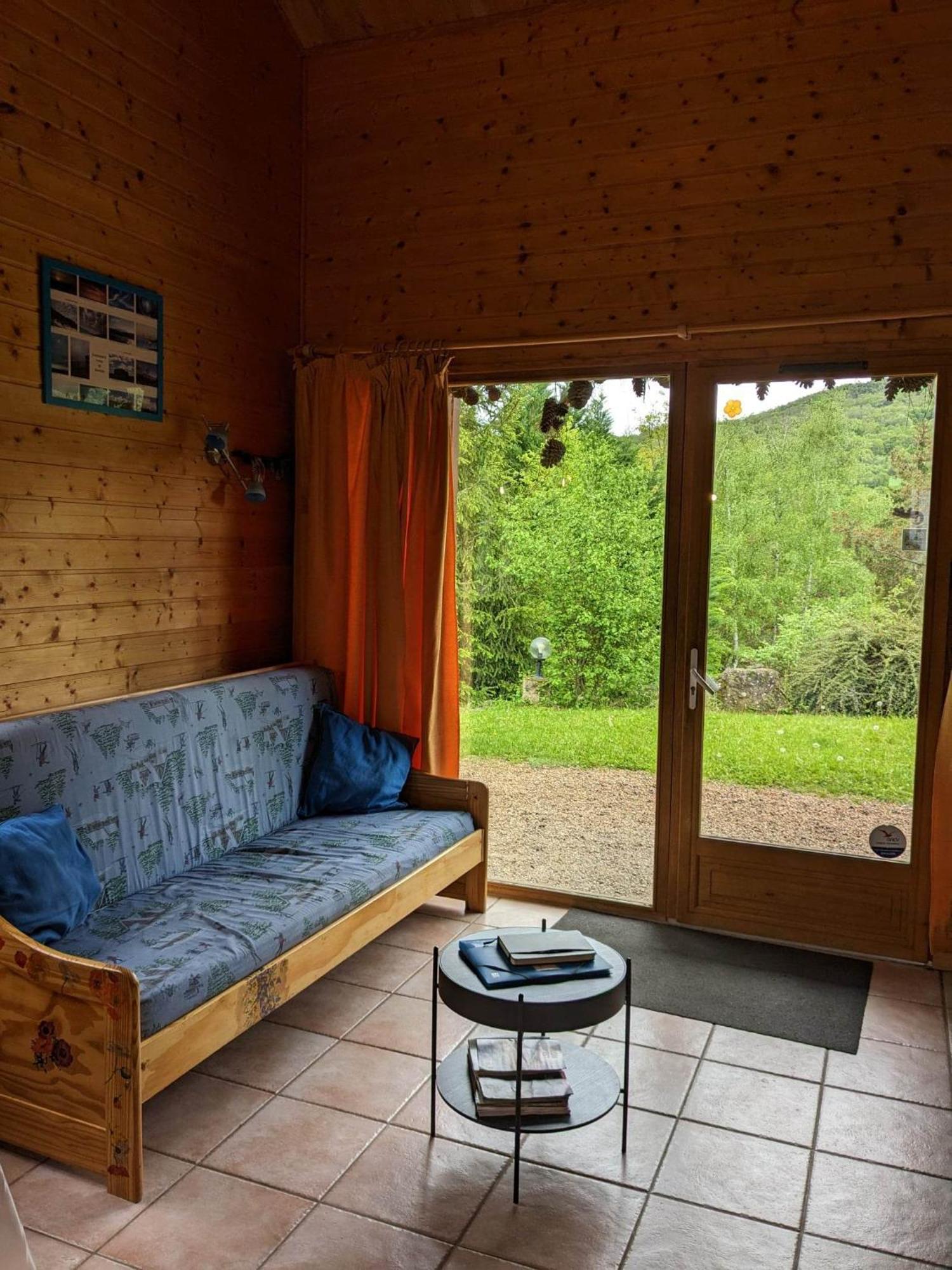 Les Chalets De La Vigne Grande Saint-Floret Exterior foto