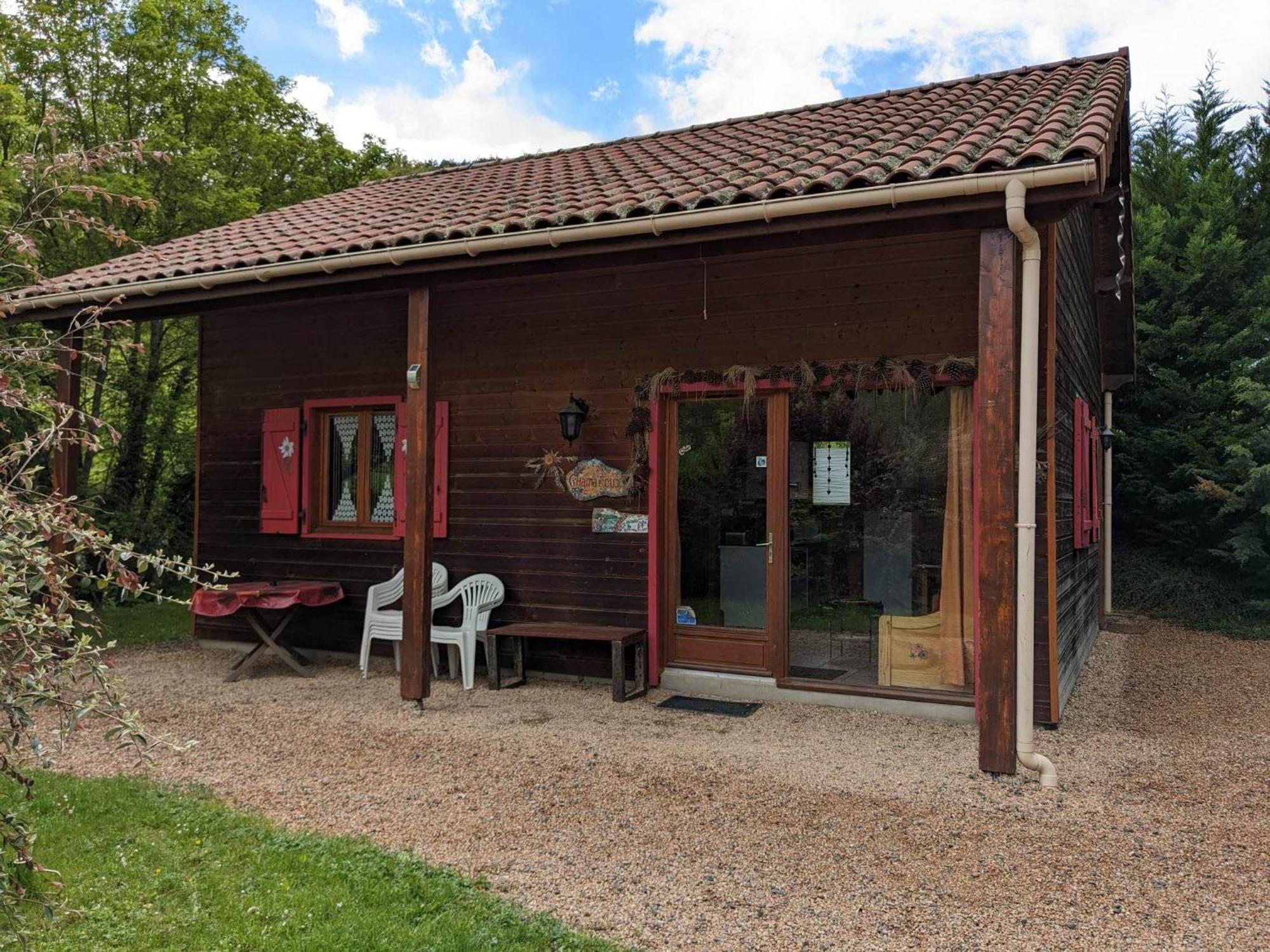 Les Chalets De La Vigne Grande Saint-Floret Exterior foto