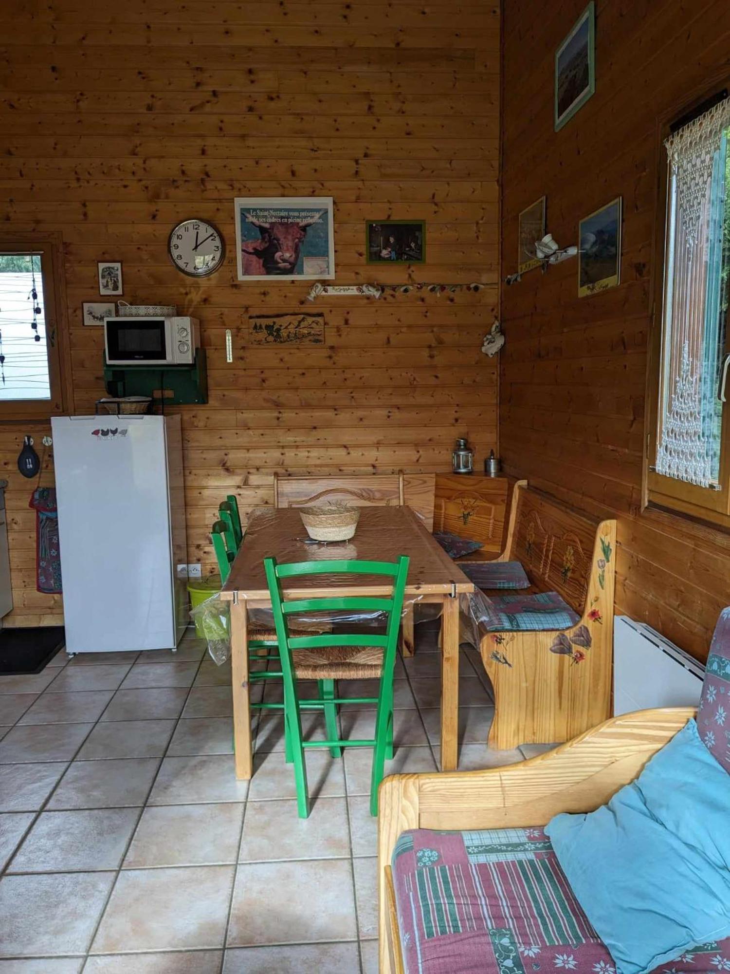 Les Chalets De La Vigne Grande Saint-Floret Exterior foto